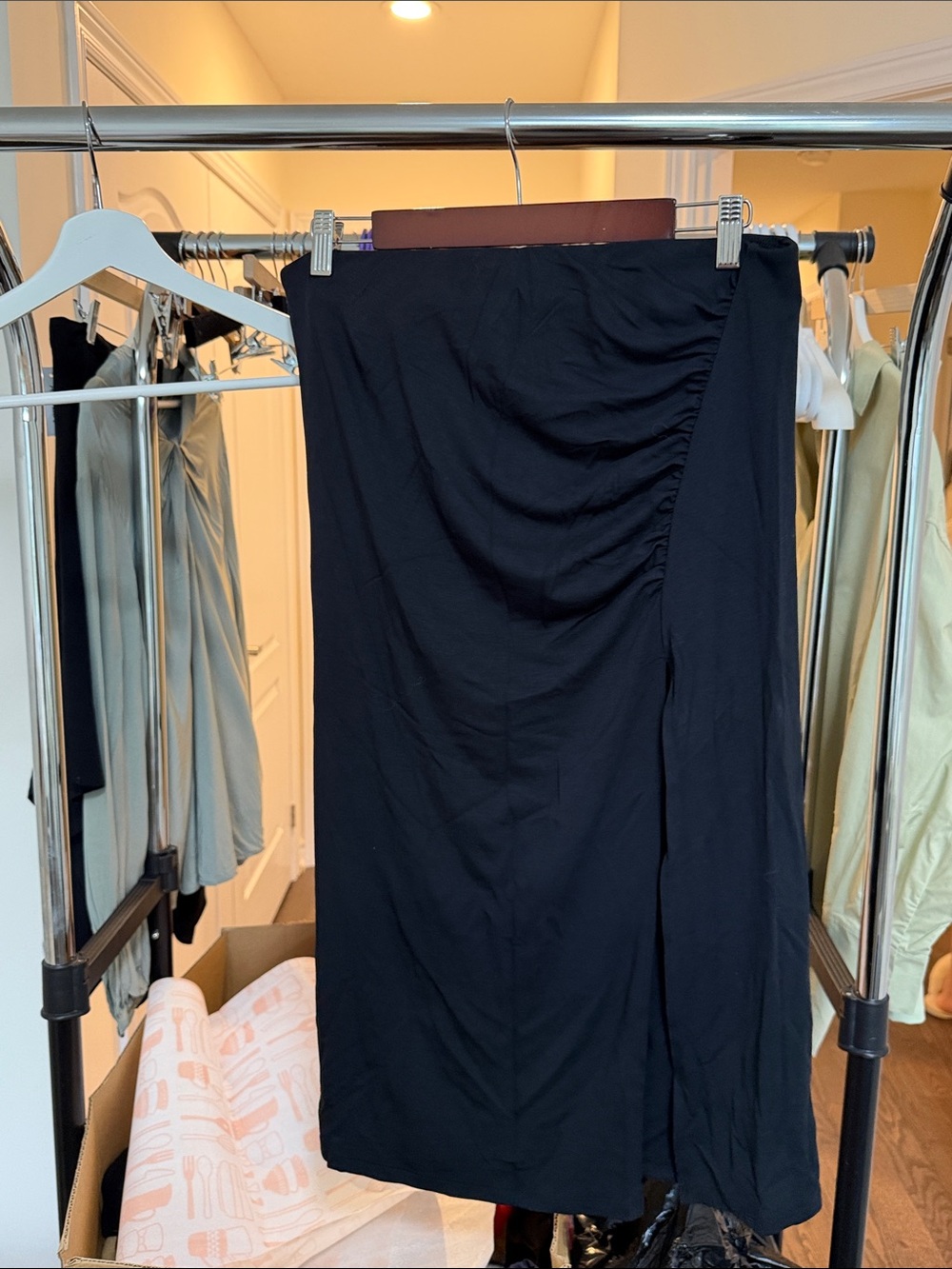 Wilfred Black Ruched Side-Slit Midi Skirt
